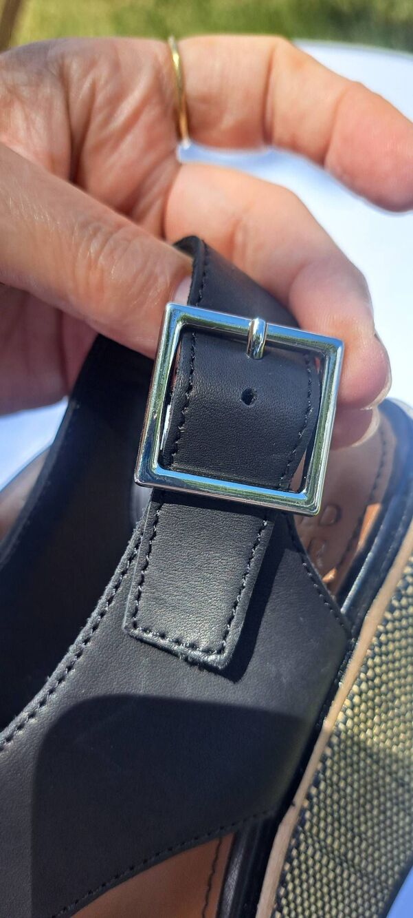 NEW Donald Pliner Alanee Black Leather Wedge Sandals Women’s Size 5M $188 - Picture 6 of 8